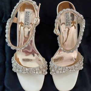 Badgley Mischka Gali Wedge Sandals - Ivory Satin Size 8